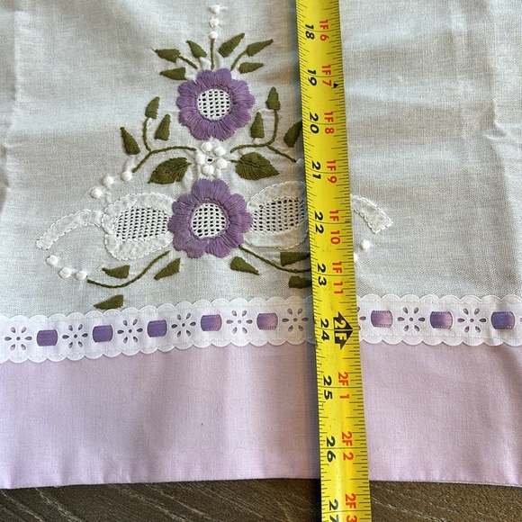NWT Embroidered Flowers Kitchen Linen - Picture 6 of 6